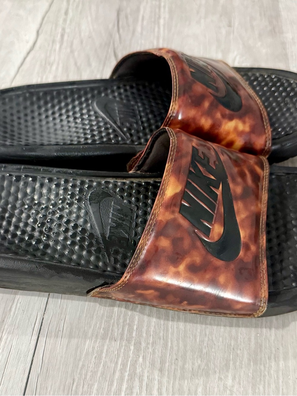 Nike Unisex Tortoise Shell Slides